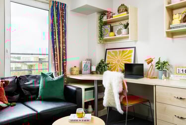 1 bed studio, Newarke Close, City Centre, Leicester, LE27GZ - Image 3